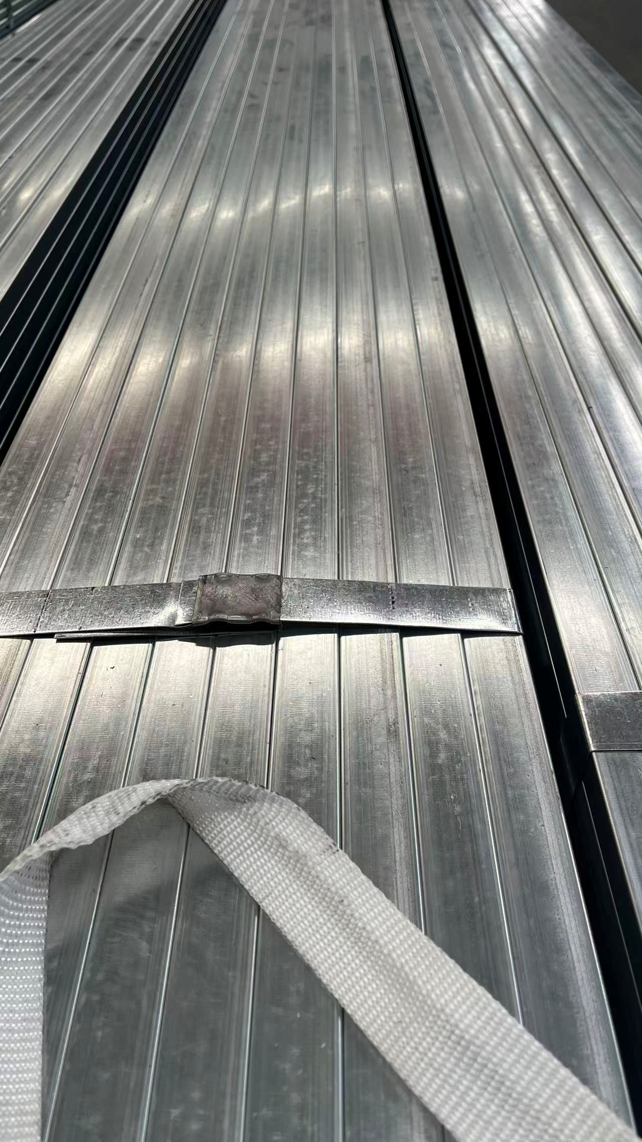 20×30 mm Galvanized Rectangular Tube view 2