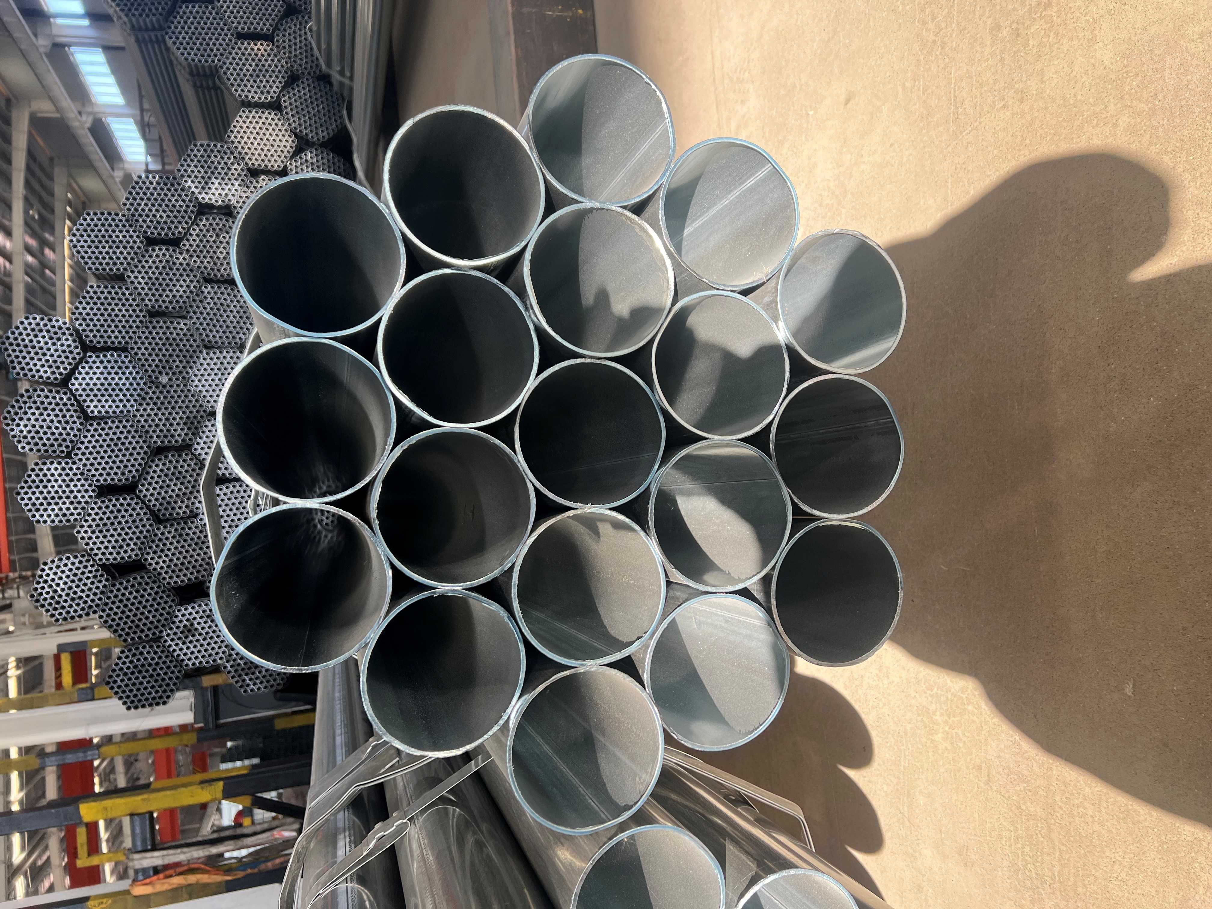 4-inch × 1.5 mm Galvanized Round Pipe view 2